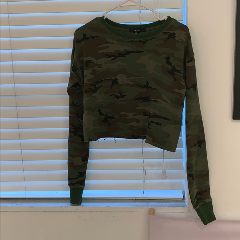 sweatshirt crop top